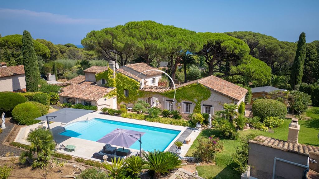 Maison de maître SAINTE MAXIME 3490000€ AZUR TRANSACTIONS IMMOBILIERES Maison de maître SAINTE MAXIME 3490000€ AZUR TRANSACTIONS IMMOBILIERES