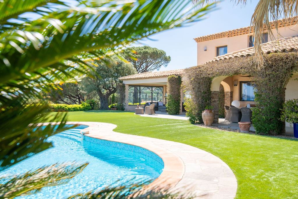 Villa SAINTE MAXIME 4250000€ AZUR TRANSACTIONS IMMOBILIERES Villa SAINTE MAXIME 4250000€ AZUR TRANSACTIONS IMMOBILIERES